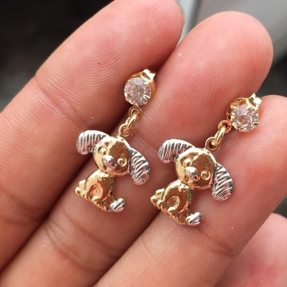 Jewelry - 𝅺gold filled earrings